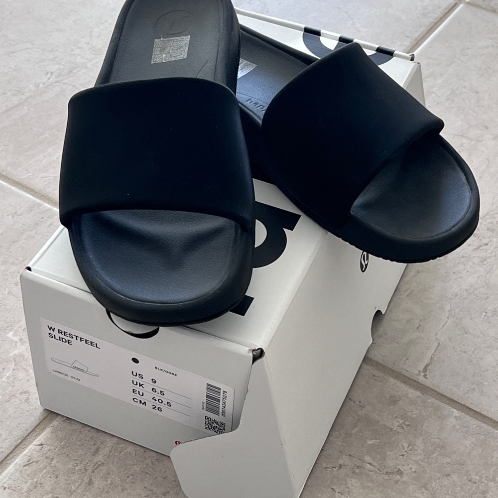 Lululemon Restfeel Black Slide Sandals - size 9